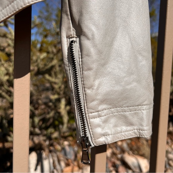 ⬇️Philosophy Women’s Zipper Jacket Size M Color Gray/Silver Looking Lots of Zips - Picture 7 of 15